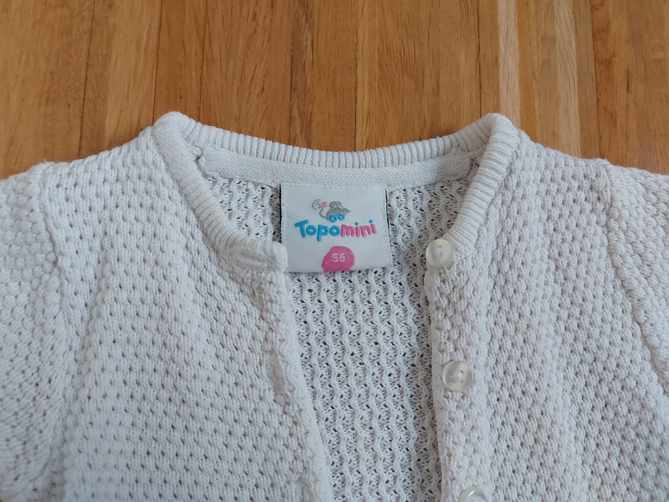 Süßes weißes Strickjäckchen, Gr. 56