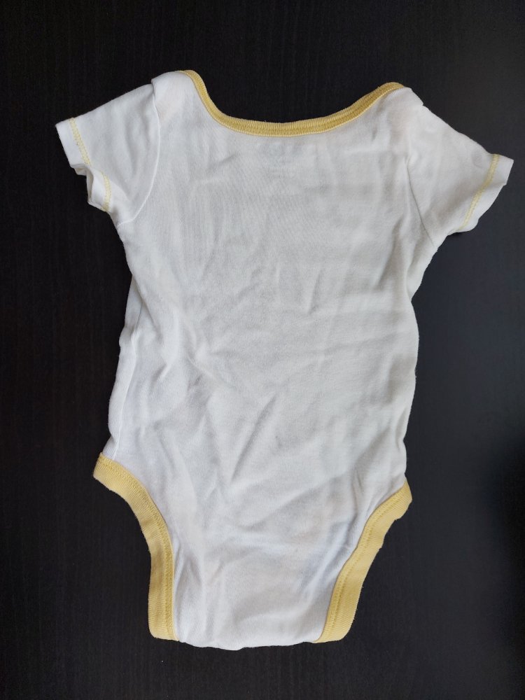 Weiß-gelber Kurzarmbody mit Elefant, Gr. 56 unisex geschlechtsneutral