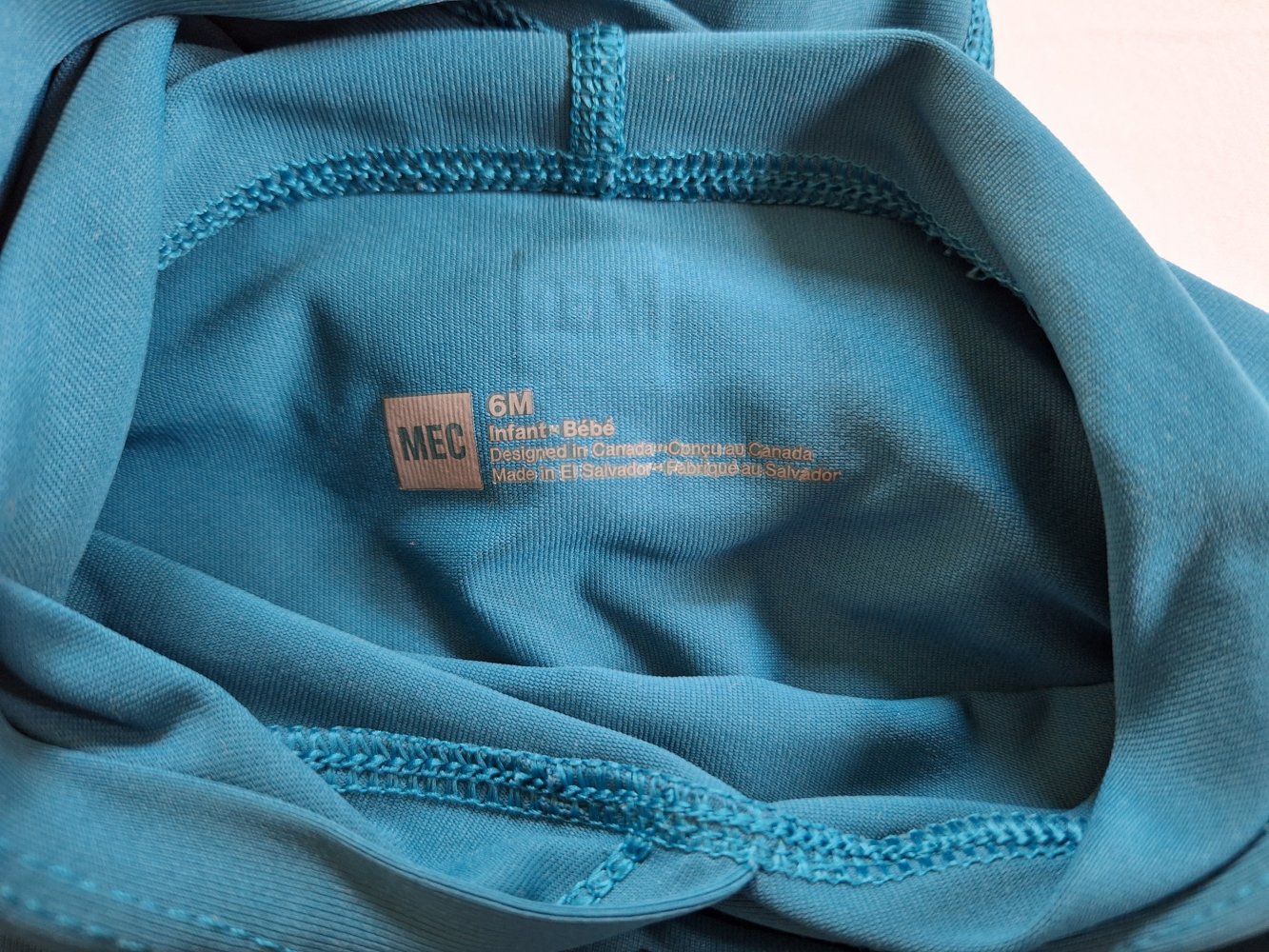 Türkises UV-Shirt / Badeshirt mit UV Schutz und Kapuze