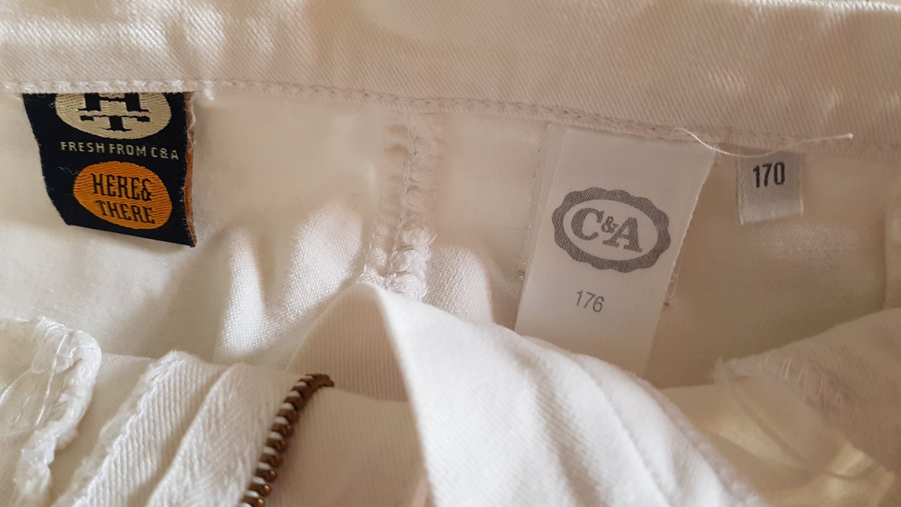 bequeme kurze weiße Jeansshorts Gr. 176