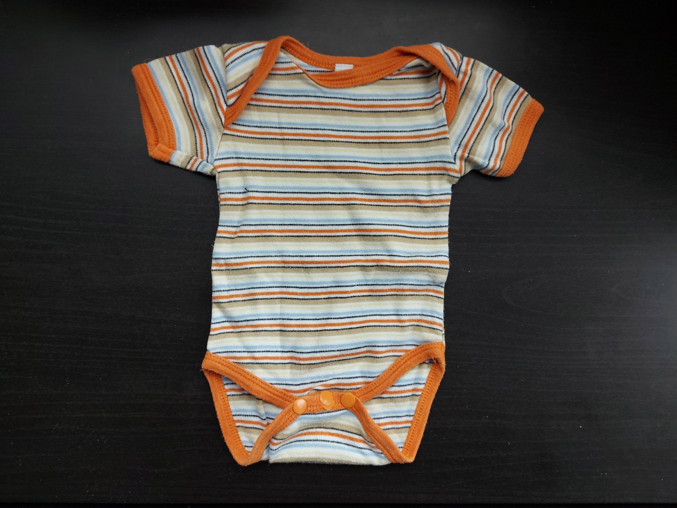 Orange gestreifter Kurzarmbody Gr. 50/56