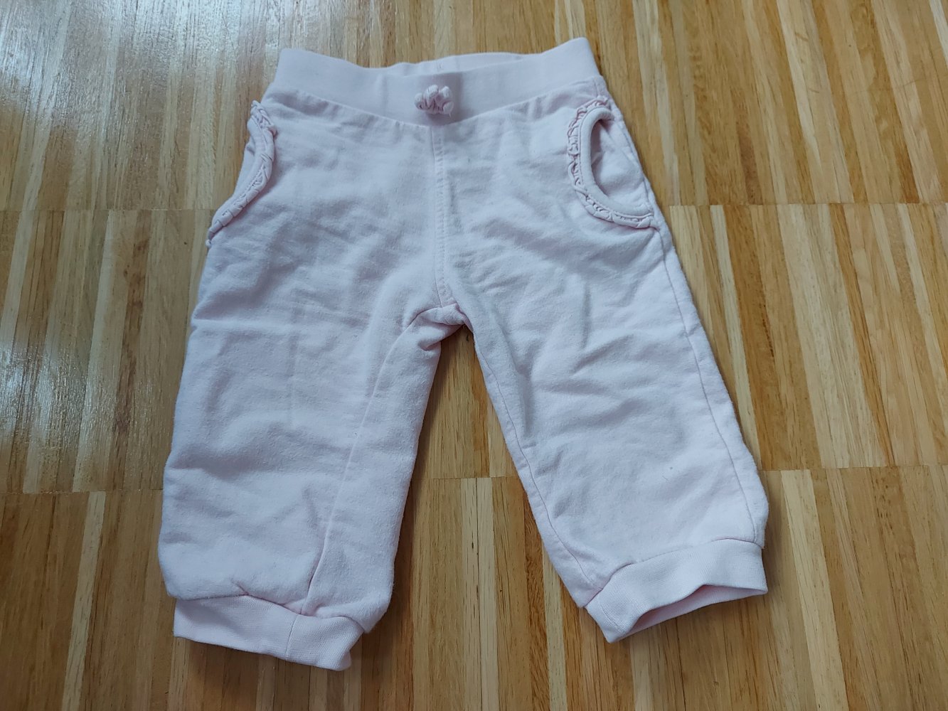 Supersüße rosa Babyhose Gr. 74
