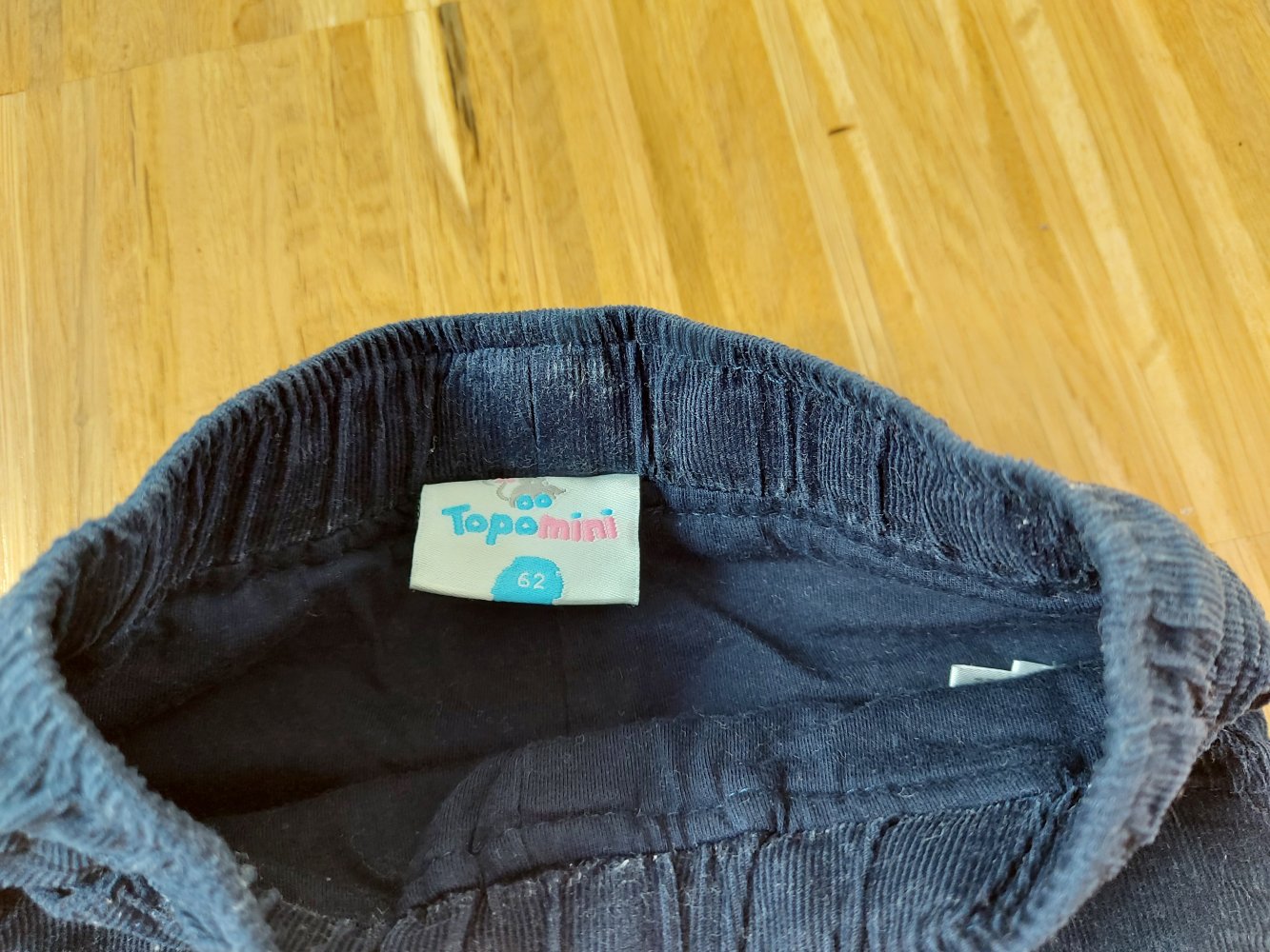 schicke dunkelblaue Hose im Cordlook Gr. 62