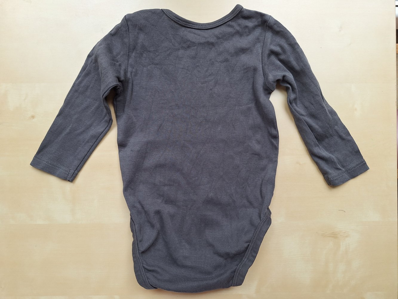 Langärmliger anthrazitgrauer Body Gr. 68