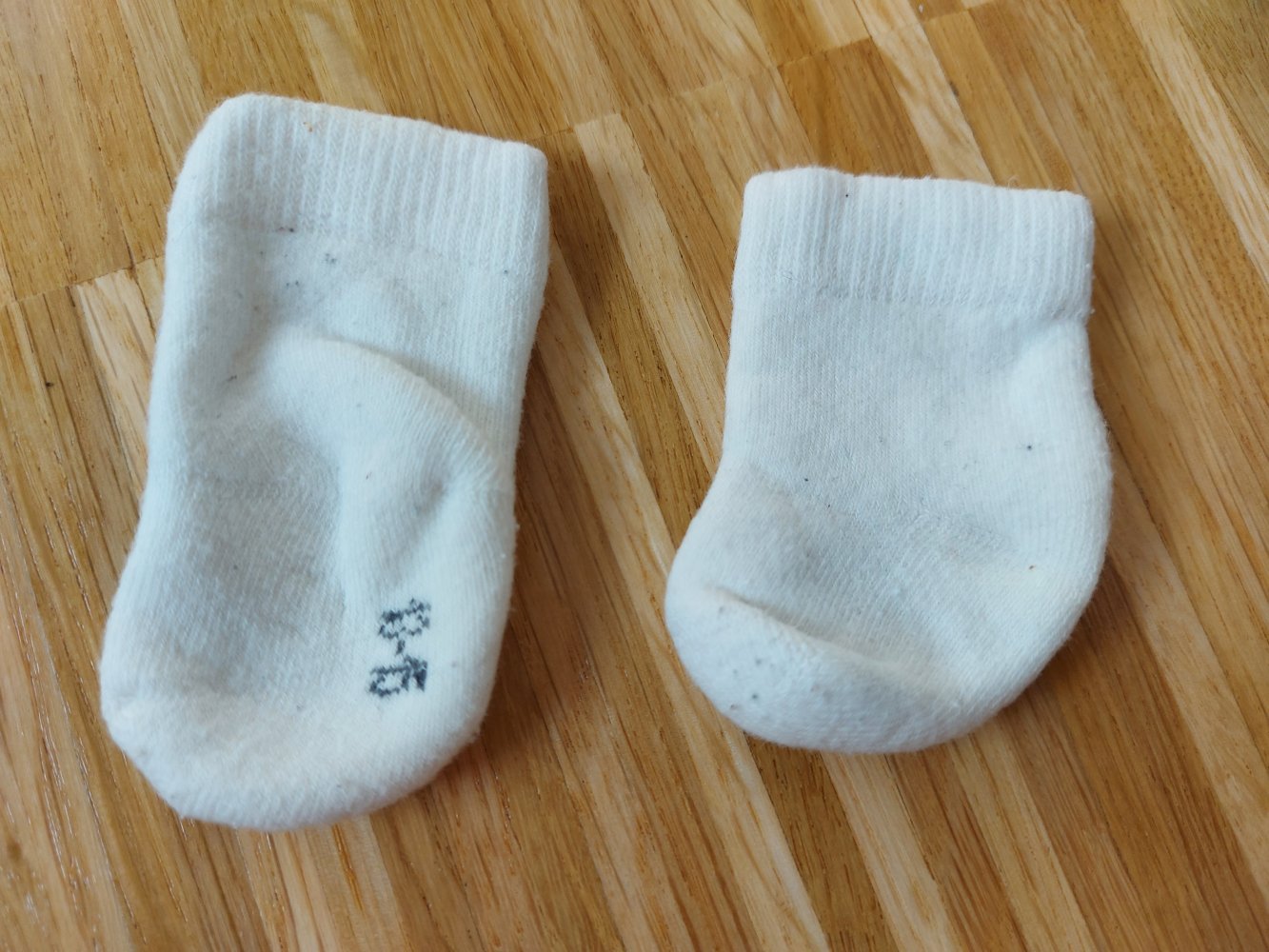 weiße Erstlingssöckchen / Babysocken Gr. 13-15