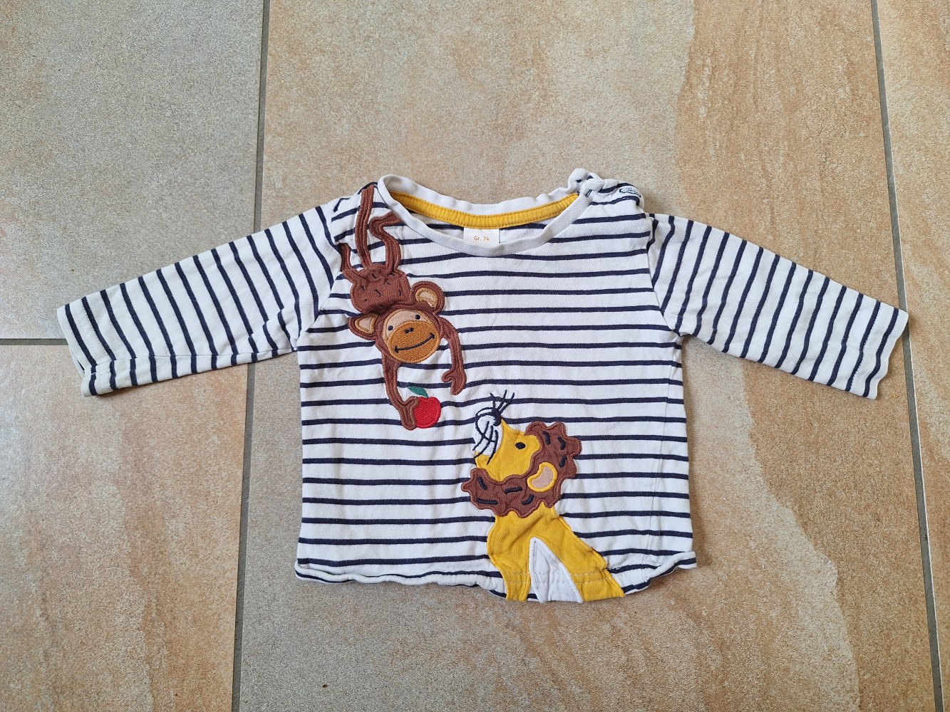 blau-weiß gestreiftes Langarmshirt mit Löwe und Affe, Gr. 74