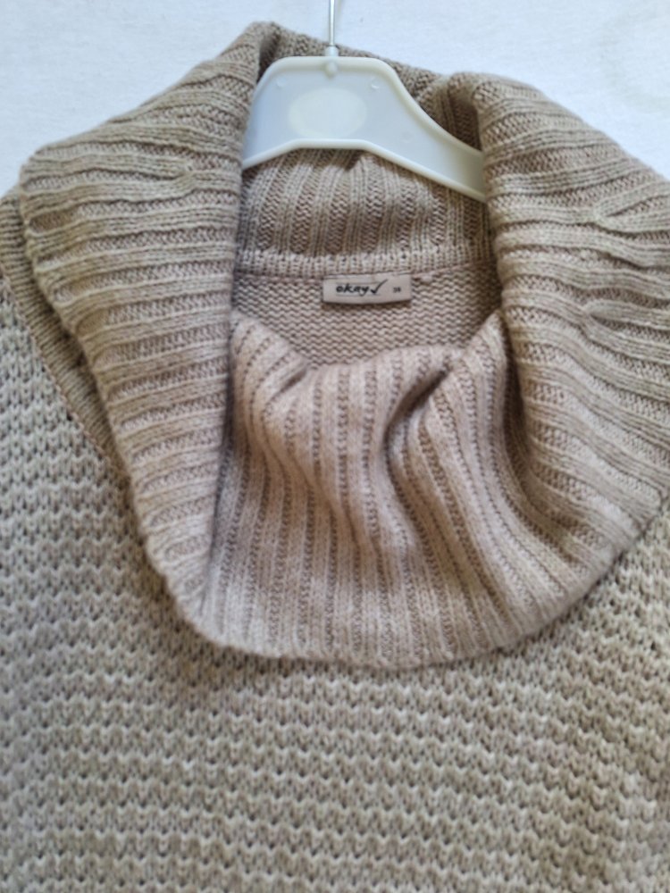Beigebraunes Strickkleid, Gr. 38