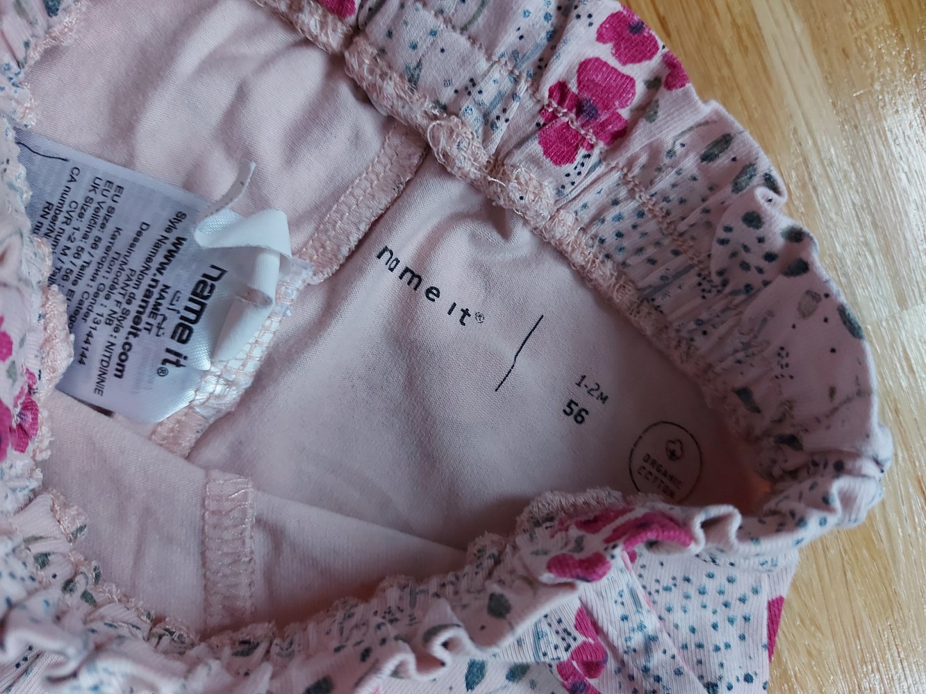 rosa geblümte Babyhose Gr. 56