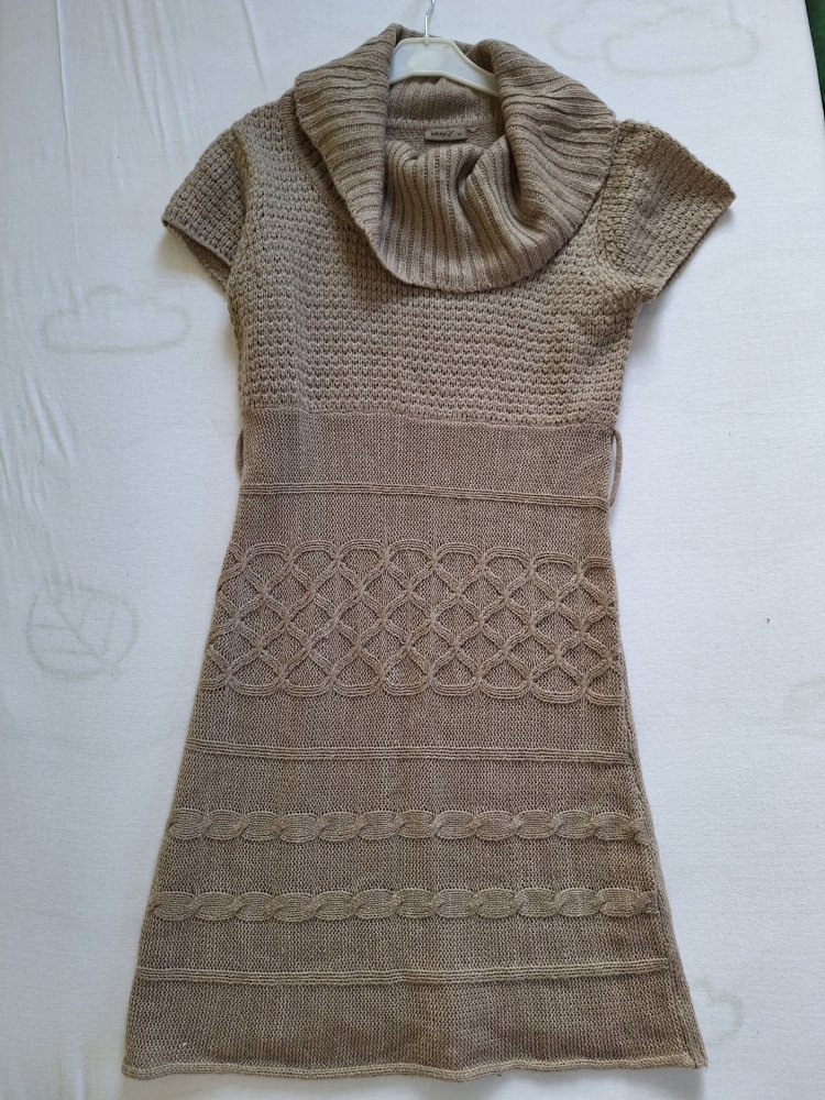 Beigebraunes Strickkleid, Gr. 38