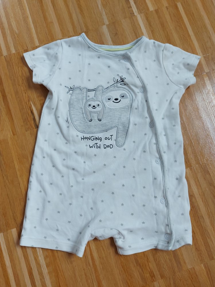 Süßer Babypyjama /Schlafstrampler hanging out with dad 74