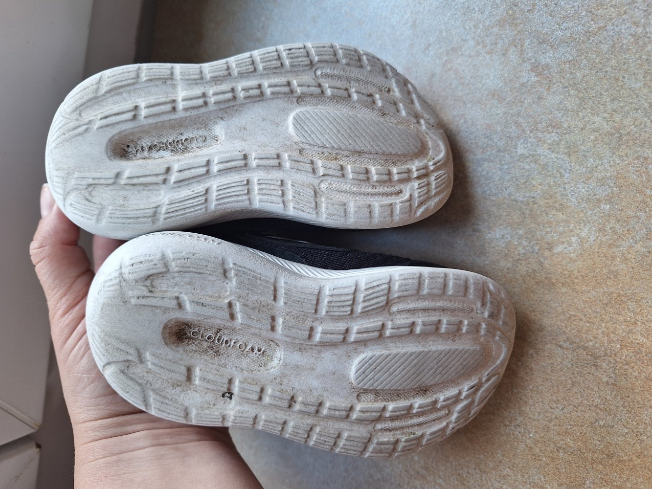 Adidas RunFalcon 3.0 Hook-and-Loop Gr. 23 schwarz mit Cloudfoam