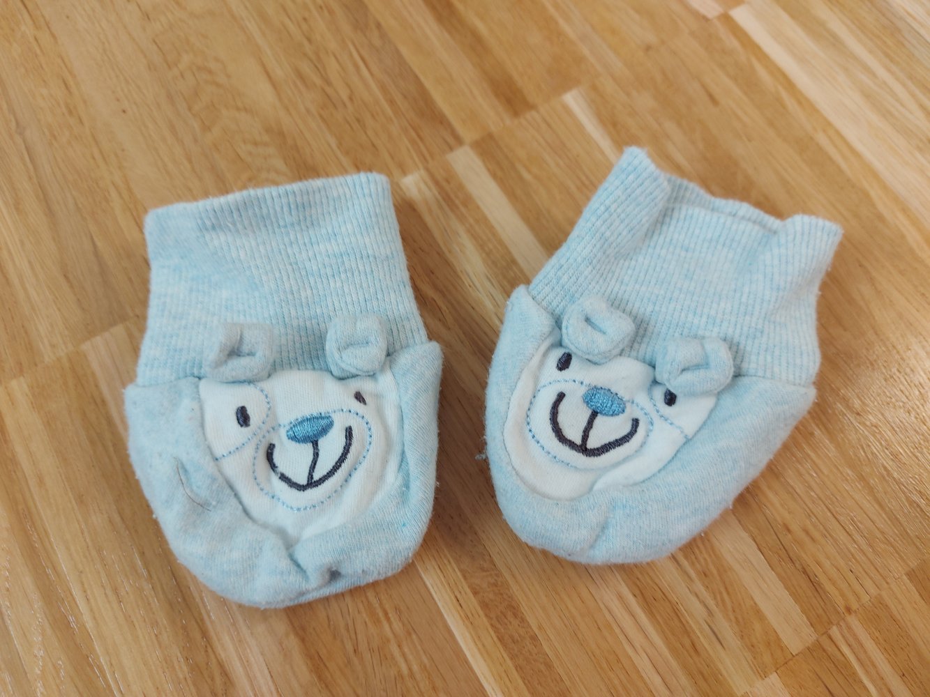 hellblaue Babyschühchen/-söckchen mit Hundemotiv und -öhrchen Gr. 15/16
