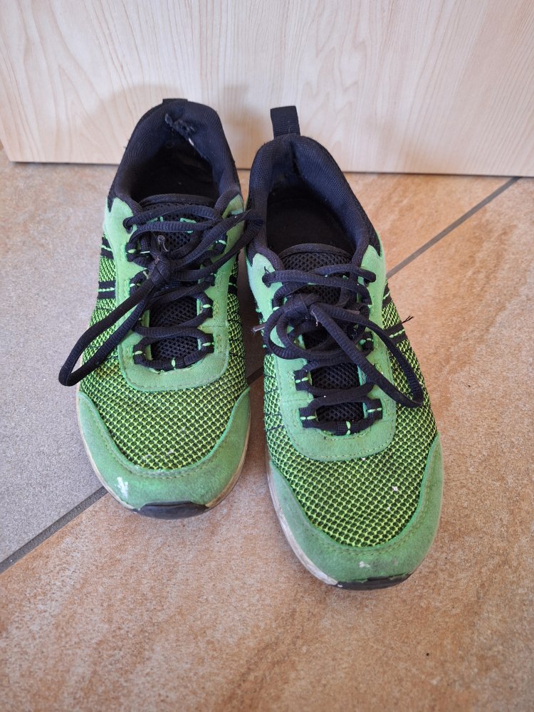Grüne Turnschuhe / Sneaker Gr. 37