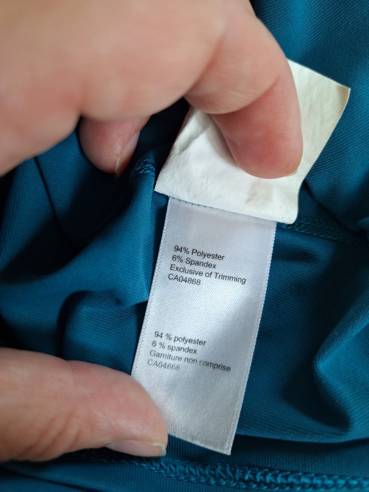 Türkises UV-Shirt / Badeshirt mit UV Schutz und Kapuze