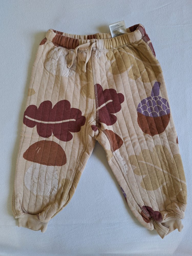 Beige Herbsthose Gr. 92 mit Herbstmotiven