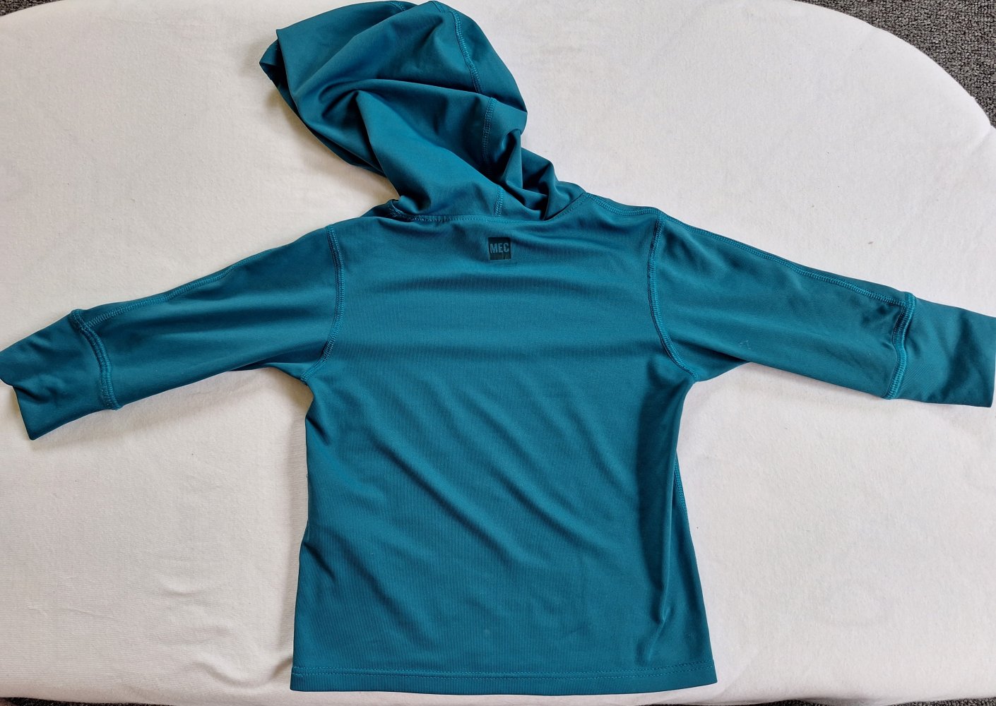 Türkises UV-Shirt / Badeshirt mit UV Schutz und Kapuze