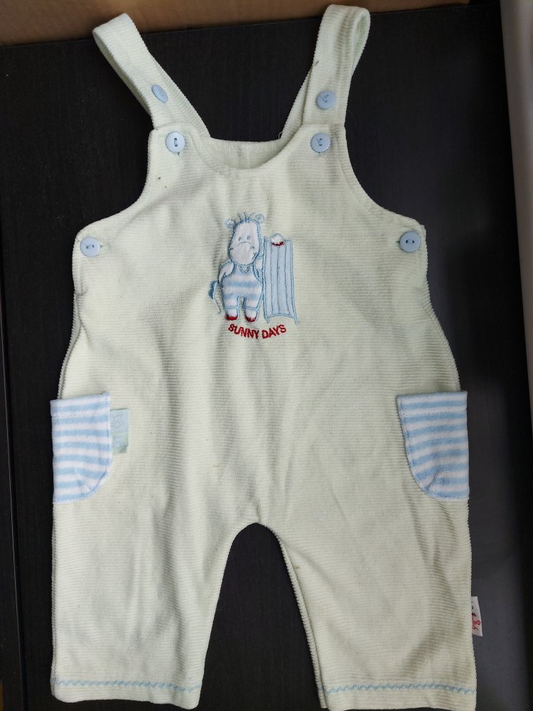 Mintgrüne Latzhose Gr. 62 mitwachsend