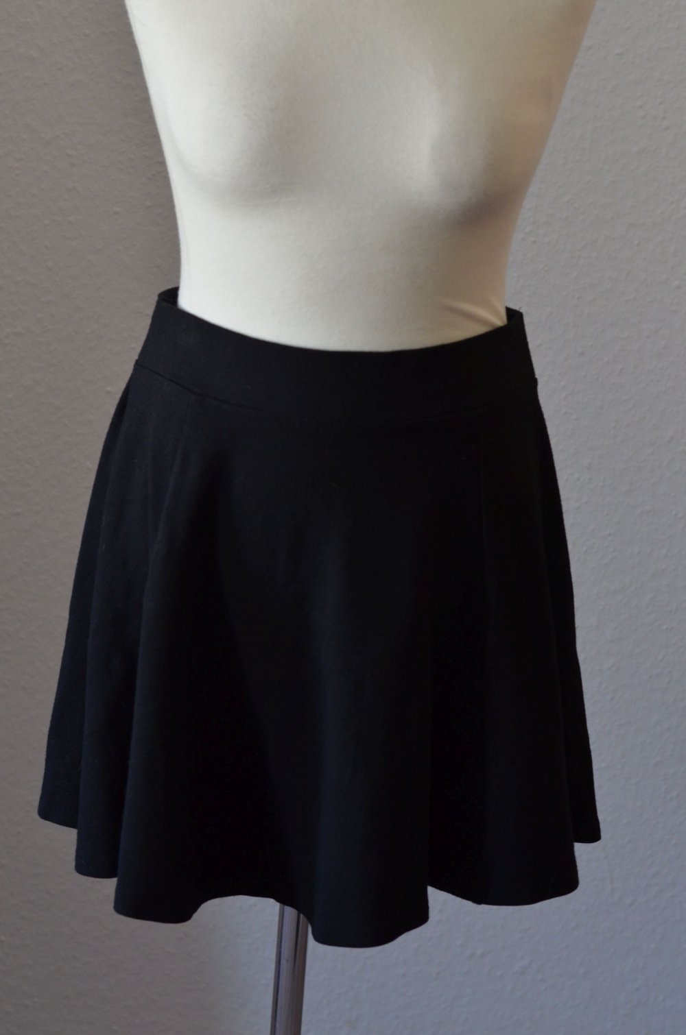 schwarzer Skaterrock H&M