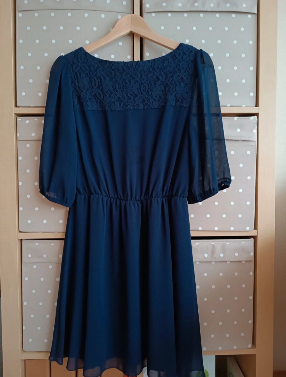 *neu* Kleid mit Spitze