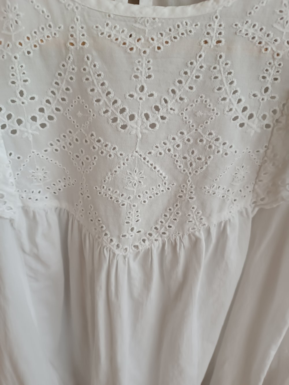 Bluse mit Lochmuster Gr. 34