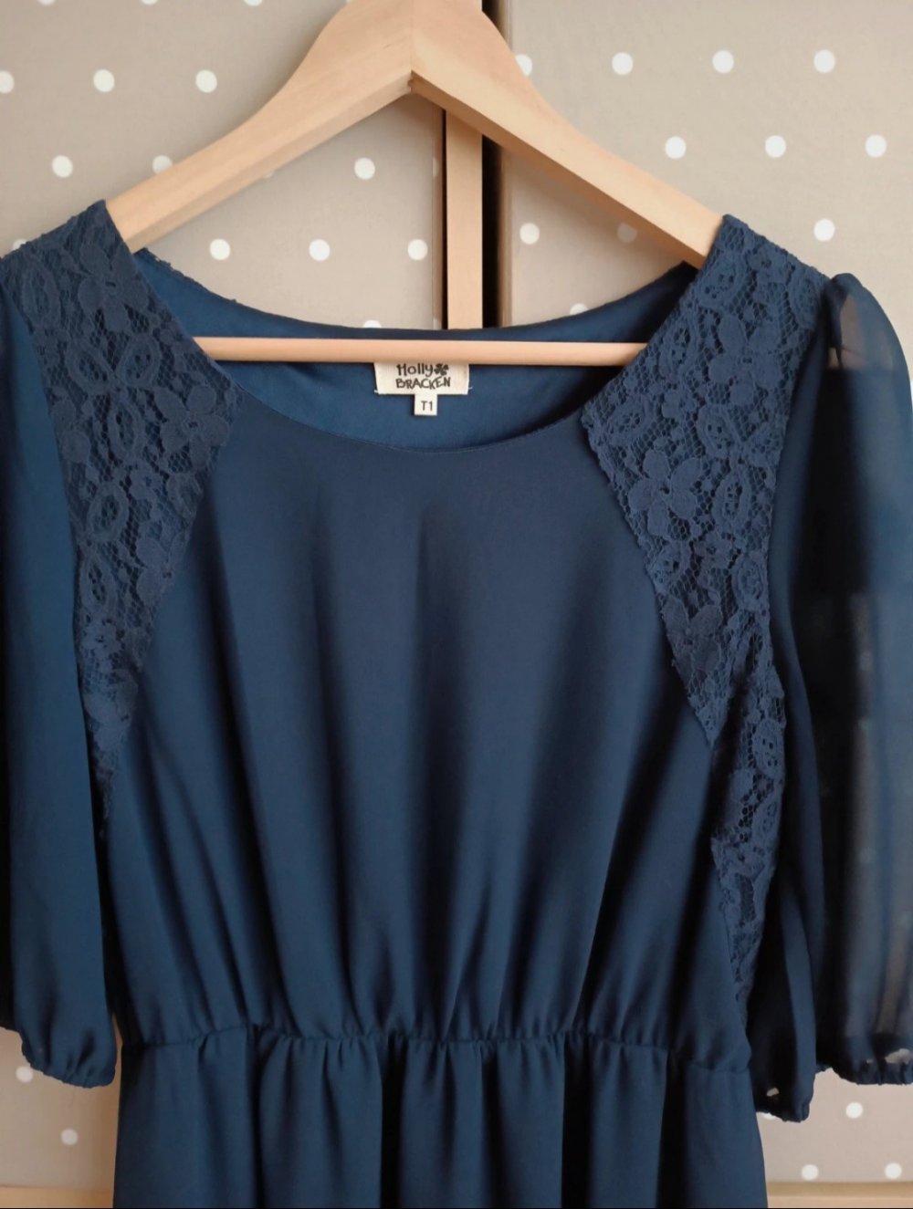 *neu* Kleid mit Spitze