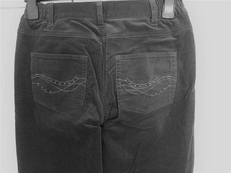 Sehr schöne neue Stretch Feincord-Hose von Helena Vera 