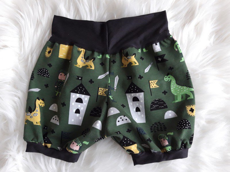 Sehr schöne kurze Dino Pumphose Gr.50/56 Handarbeit! 