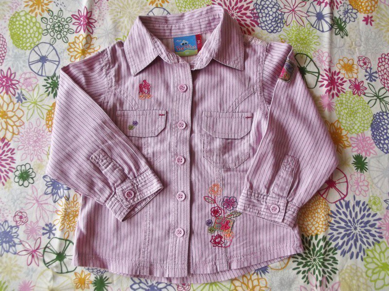 Sehr schöne Bluse mit Stickerei 