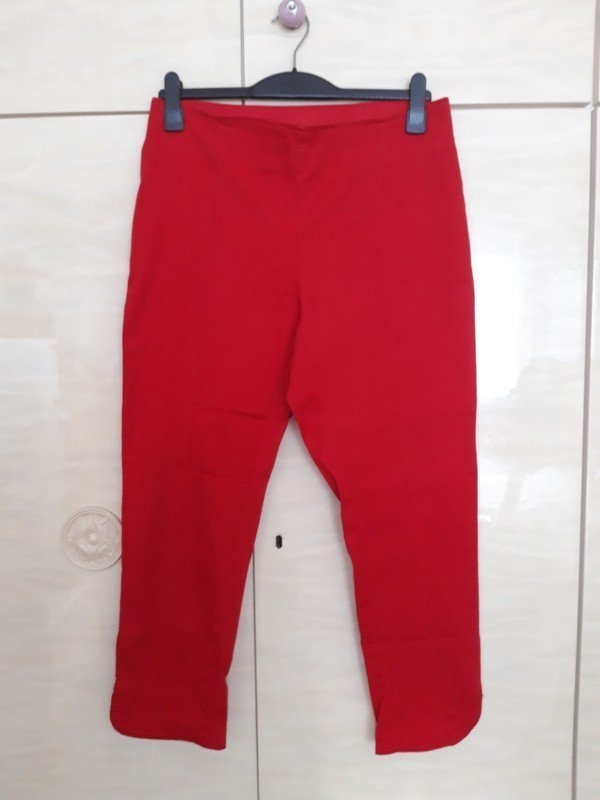 Sehr schöne rote Schlupfhose Gr.22 