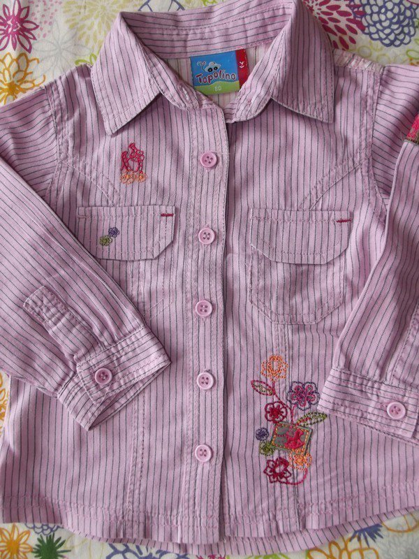 Sehr schöne Bluse mit Stickerei 