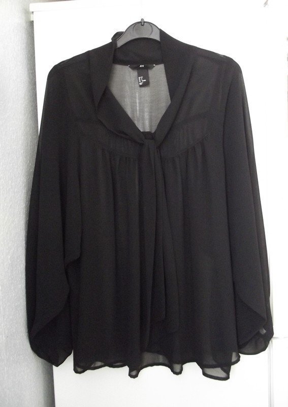 Sehr schöne schwarze Bluse/ Hängerchen