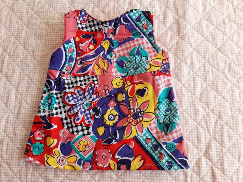 Sehr süßes Kleidchen mit kurzer Überziehhose und Knotenmütze handmade