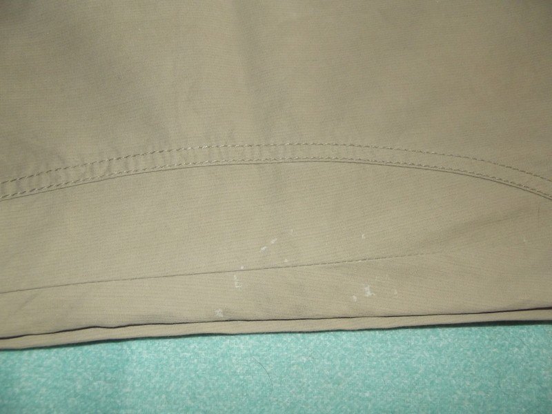 Schöne 3/4 Hose im Reiterlook und Gummibund mit Reisverschluss.