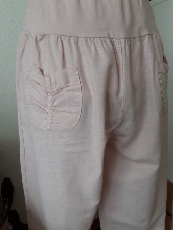 Sehr schöne Sommer- Schlupfhose mit Gummizug 