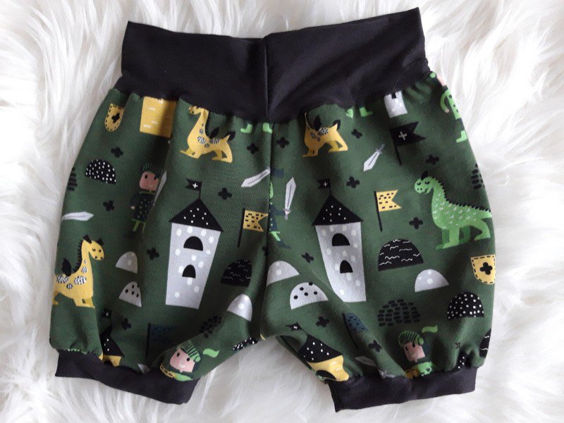 Sehr schöne kurze Dino Pumphose Gr.50/56 Handarbeit! 