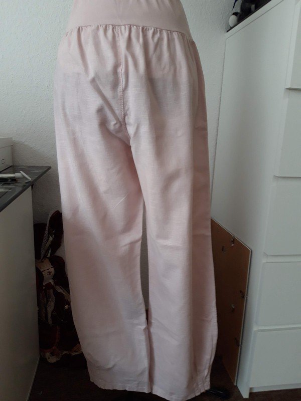 Sehr schöne Sommer- Schlupfhose mit Gummizug 