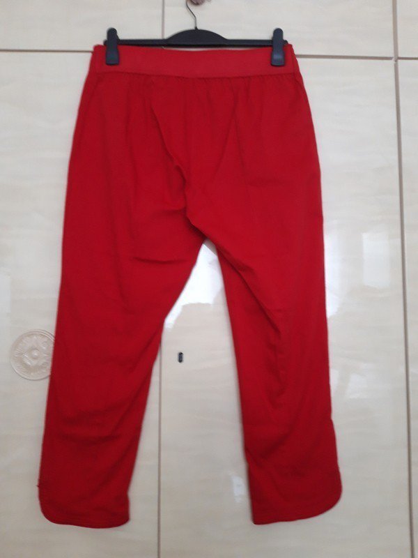 Sehr schöne rote Schlupfhose Gr.22 