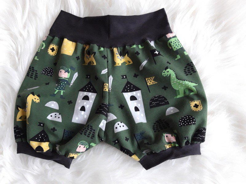 Sehr schöne kurze Dino Pumphose Gr.50/56 Handarbeit! 