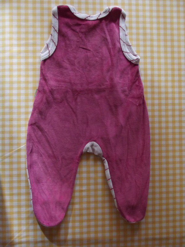 Sehr süßer Nicki Strampler 