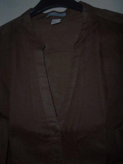 Schöne feine braune Bluse