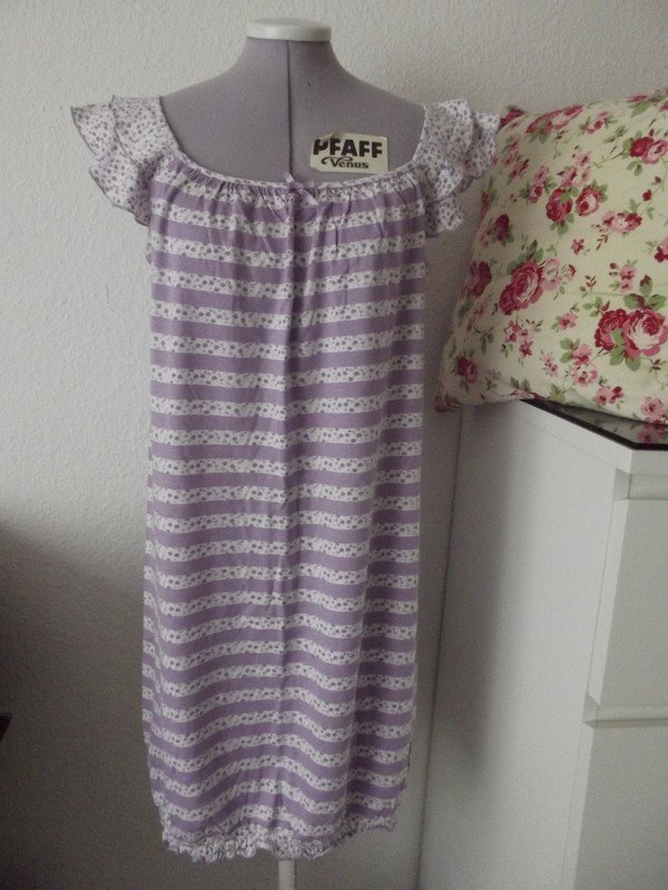 Sehr schönes Nachthemd