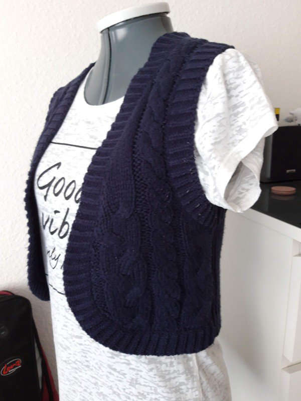 Schöne Strick- Weste von Atmosphere 