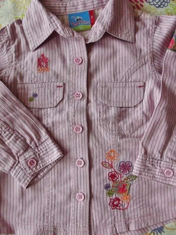 Sehr schöne Bluse mit Stickerei 