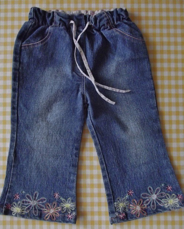 Sehr schöne Jeans mit Stickerei 