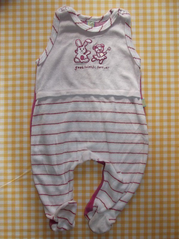 Sehr süßer Nicki Strampler 