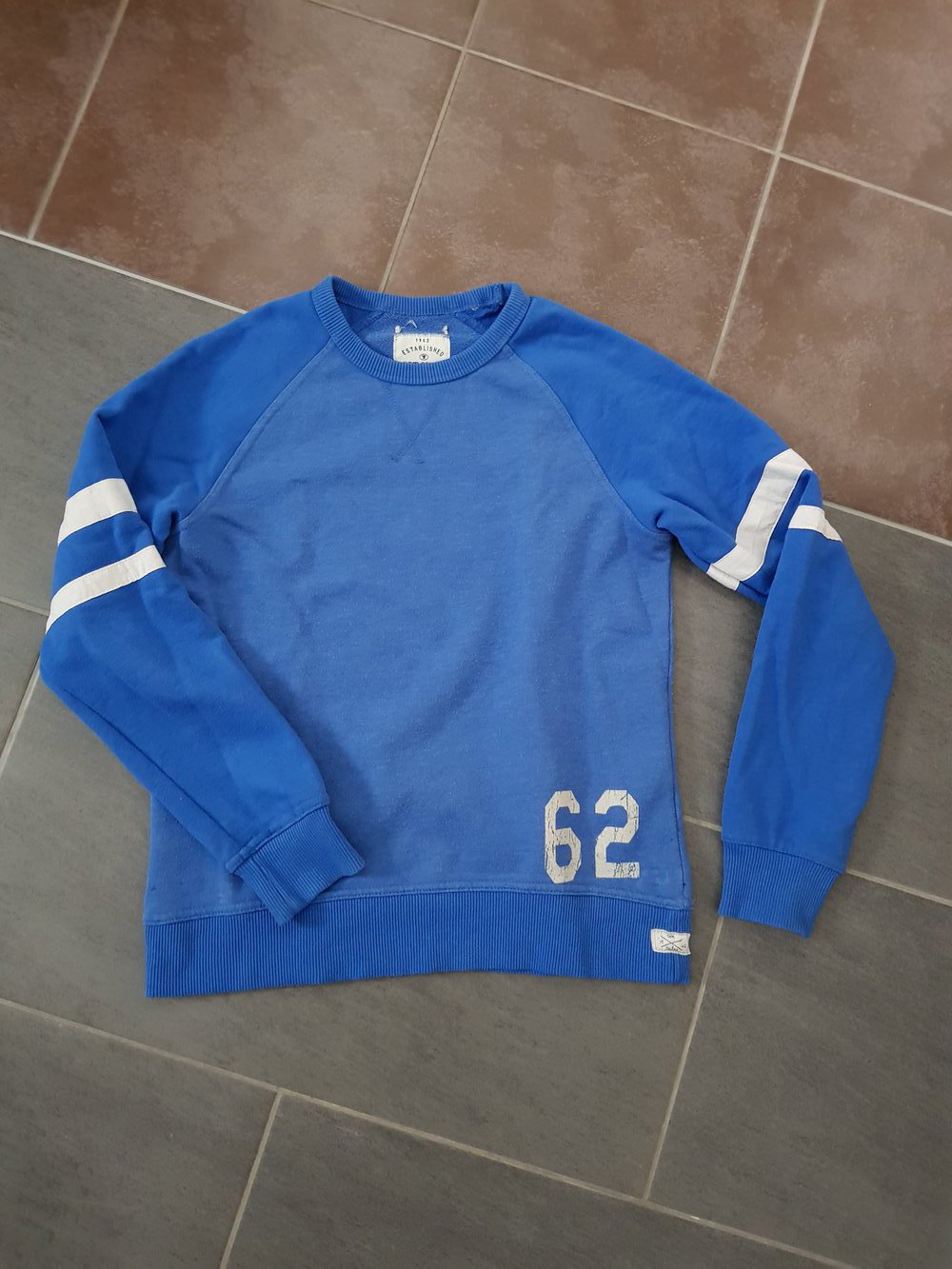 Schöner Pullover für Jungs