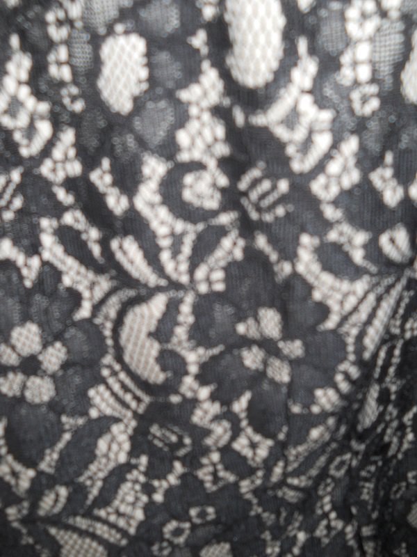 Spitzenkleid Etuikleid Kleid Spitze schwarz nude knielang Gr. 44