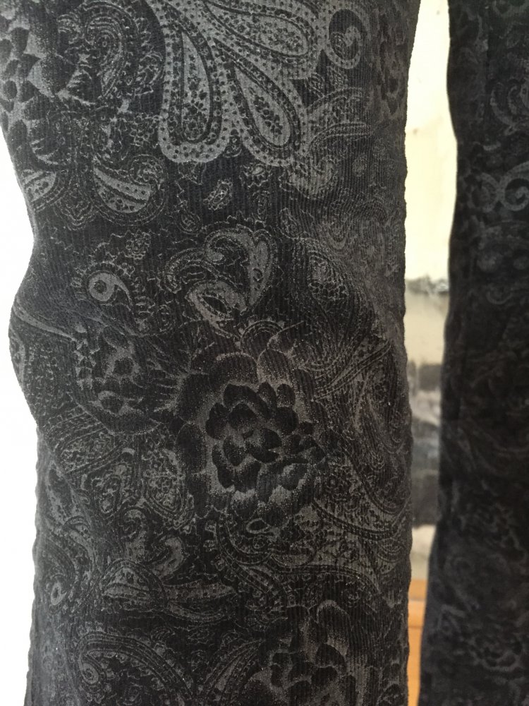 Schwarze gemusterte Hose 