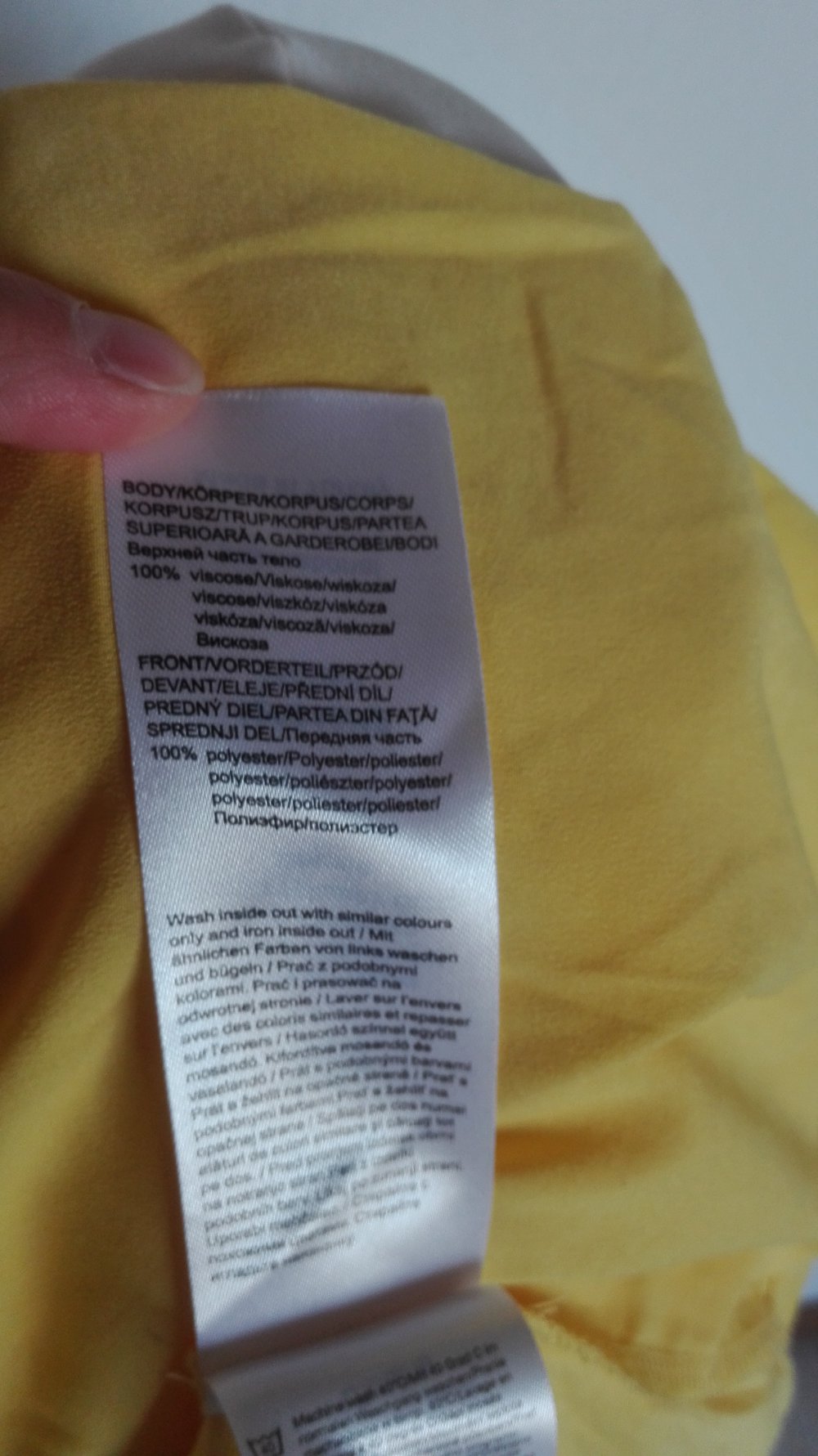 Gelbe Bluse von Orsay in Größe S 36 mit kleinen silber farbenen Knöpfen RundhalsausschnittBüro Buisness schick