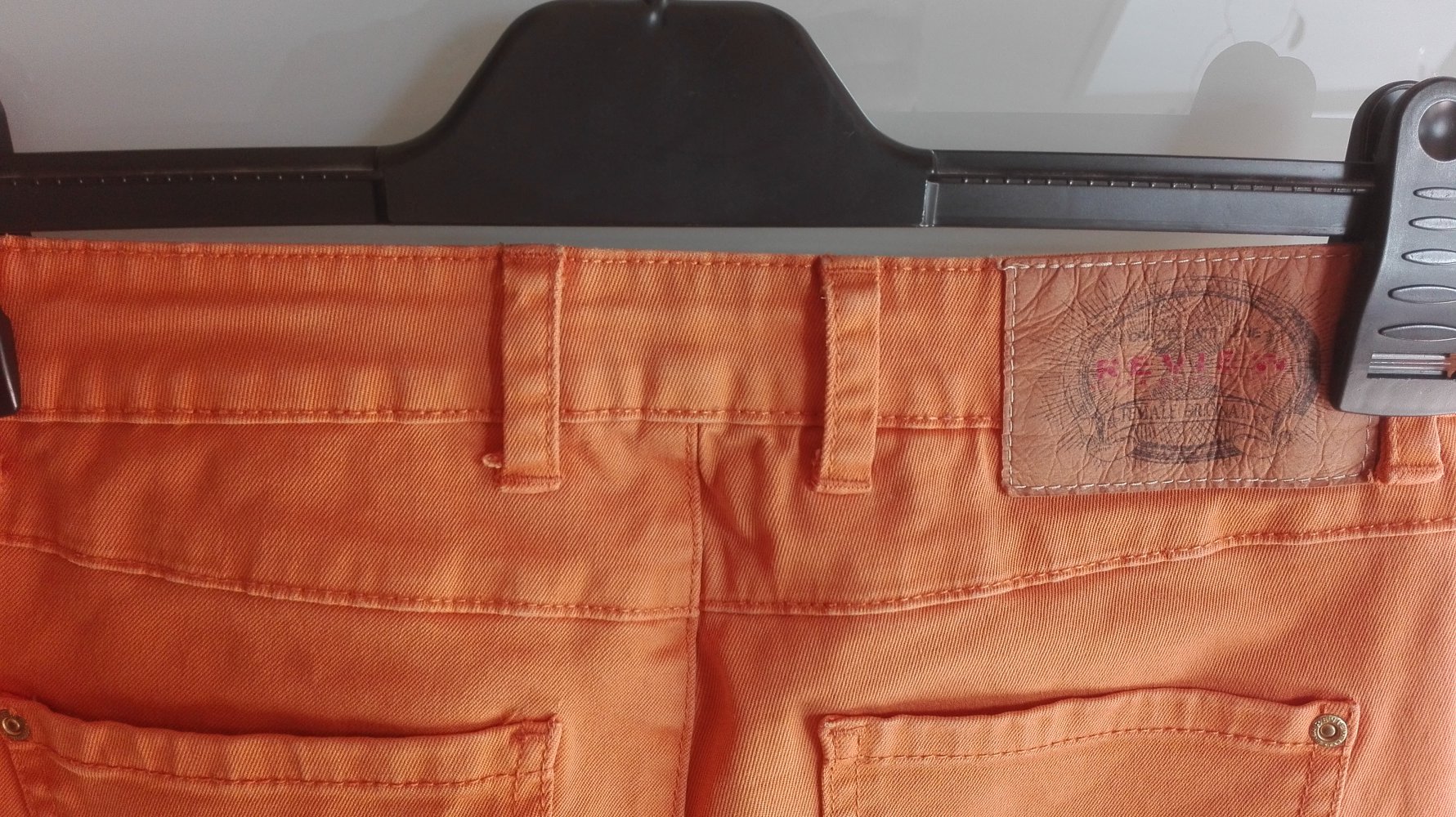 Hose in currygelb / orange von Review Größe XS 34